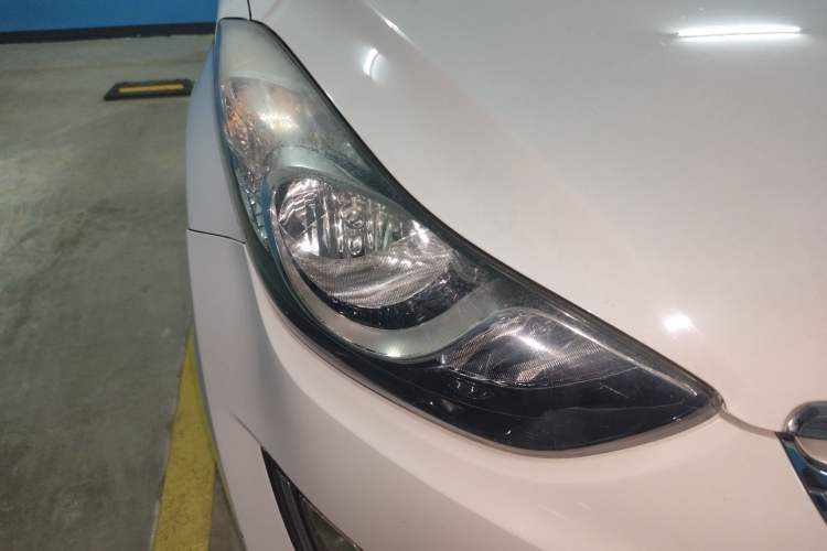 Used Hyundai Elantra (5th Generation / Langdong) 2012 1.6L Manual Leading Model Right Front Headlight
