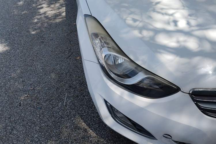 Used Hyundai Elantra (5th Generation / Langdong) 2012 1.6L Manual Leading Model Right Front Headlight