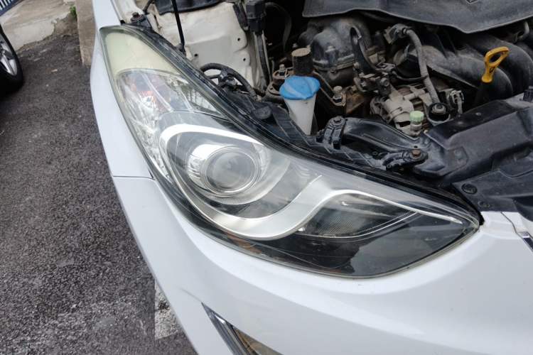 Used Hyundai Elantra (5th Generation / Langdong) 2012 1.6L Manual Leading Model Right Front Headlight