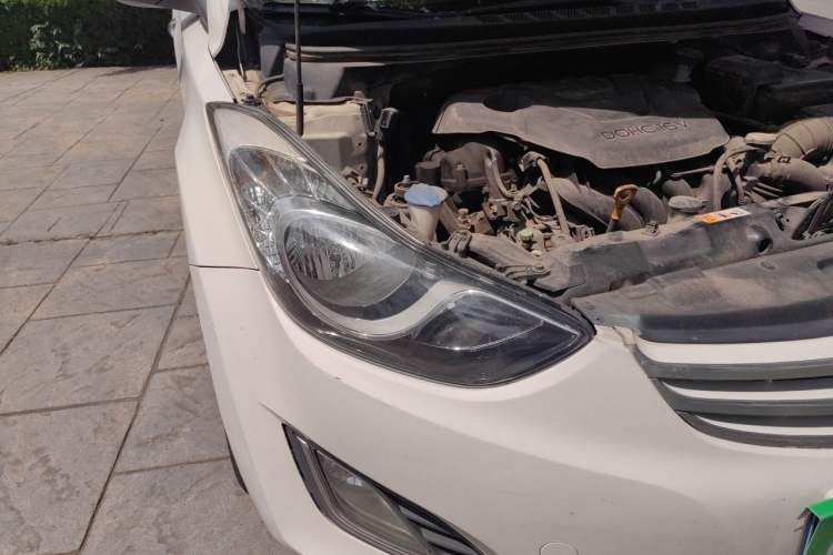 Used Hyundai Elantra (5th Generation / Langdong) 2012 1.6L Automatic Leading Model Right Front Headlight
