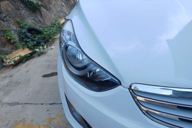 Used Hyundai Elantra (5th Generation / Langdong) 2012 1.6L Automatic Prestige Model Right Front Headlight