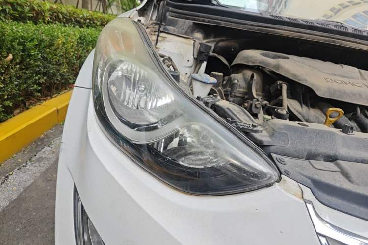 Used Hyundai Elantra (5th Generation / Langdong) 2012 1.6L Manual Leading Model Right Front Headlight