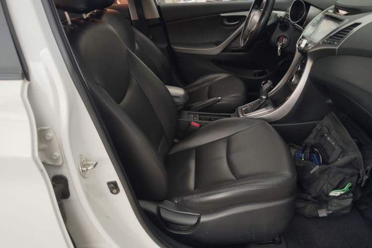 Used Hyundai Elantra (5th Generation / Langdong) 2012 1.6L Automatic Fashion Edition Right Front Seat