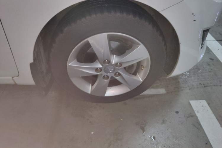 Used Hyundai Elantra (5th Generation / Langdong) 2012 1.6L Manual Leading Model Right Front Wheel Hub