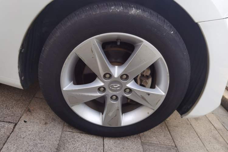 Used Hyundai Elantra (5th Generation / Langdong) 2012 1.6L Manual Leading Model Right Front Wheel Hub