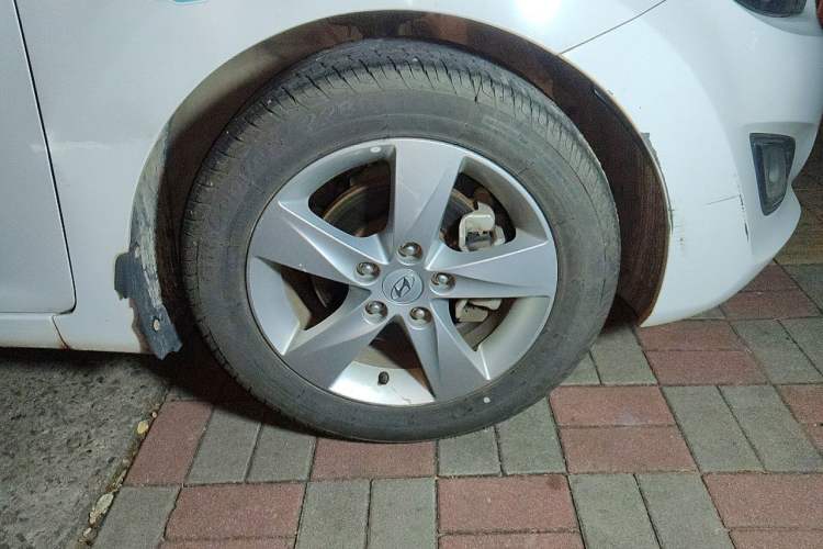 Used Hyundai Elantra (5th Generation / Langdong) 2012 1.6L Manual Leading Model Right Front Wheel Hub