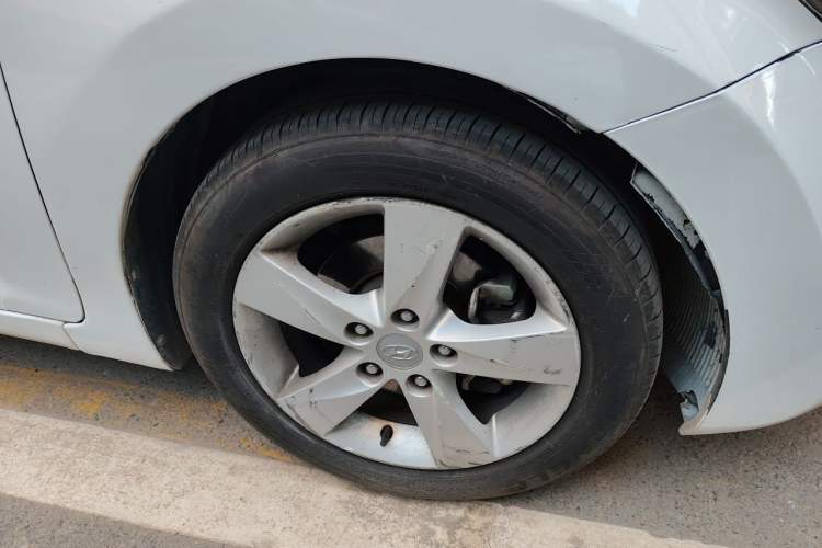 Used Hyundai Elantra (5th Generation / Langdong) 2012 1.6L Automatic Fashion Edition Right Front Wheel Hub