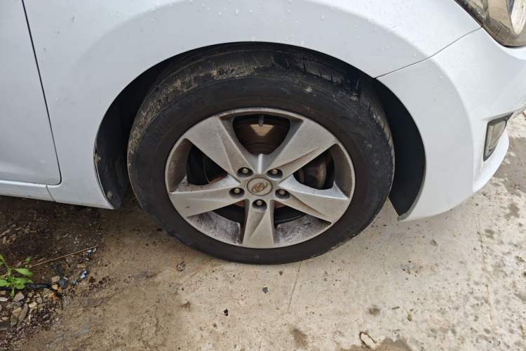 Used Hyundai Elantra (5th Generation / Langdong) 2012 1.6L Manual Fashion Edition Right Front Wheel Hub