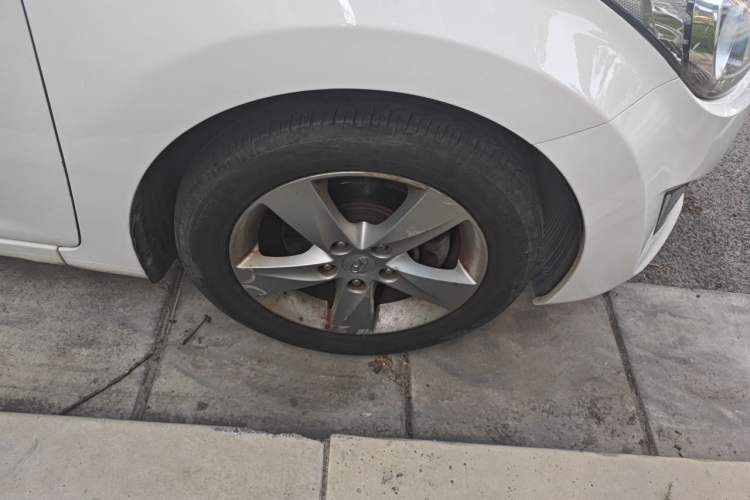 Used Hyundai Elantra (5th Generation / Langdong) 2012 1.6L Automatic Fashion Edition Right Front Wheel Hub