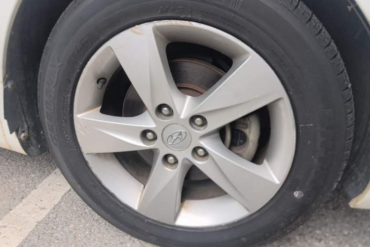 Used Hyundai Elantra (5th Generation / Langdong) 2012 1.6L Manual Leading Model Right Front Wheel Hub