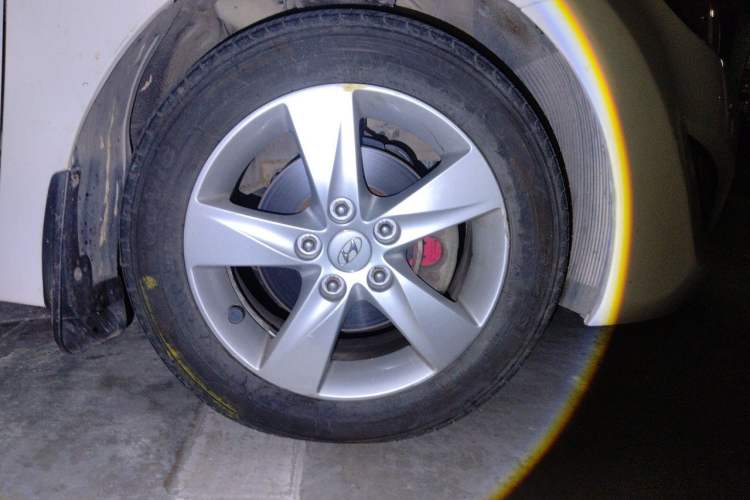 Used Hyundai Elantra (5th Generation / Langdong) 2012 1.6L Automatic Fashion Edition Right Front Wheel Hub