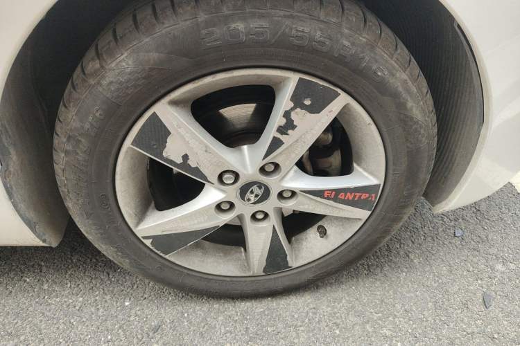 Used Hyundai Elantra (5th Generation / Langdong) 2012 1.6L Manual Leading Model Right Front Wheel Hub