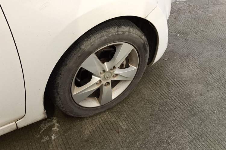 Used Hyundai Elantra (5th Generation / Langdong) 2012 1.6L Manual Leading Model Right Front Wheel Hub