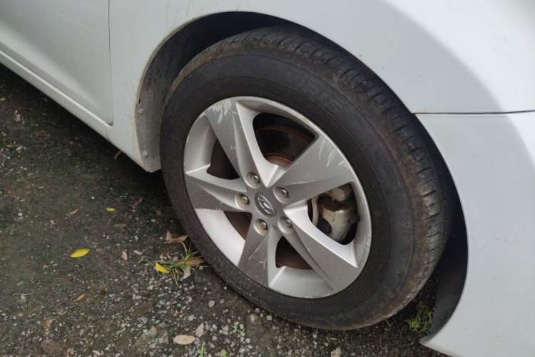 Used Hyundai Elantra (5th Generation / Langdong) 2012 1.6L Automatic Prestige Model Right Front Wheel Hub