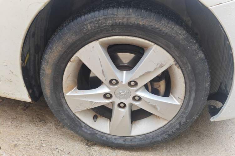 Used Hyundai Elantra (5th Generation / Langdong) 2012 1.6L Manual Leading Model Right Front Wheel Hub