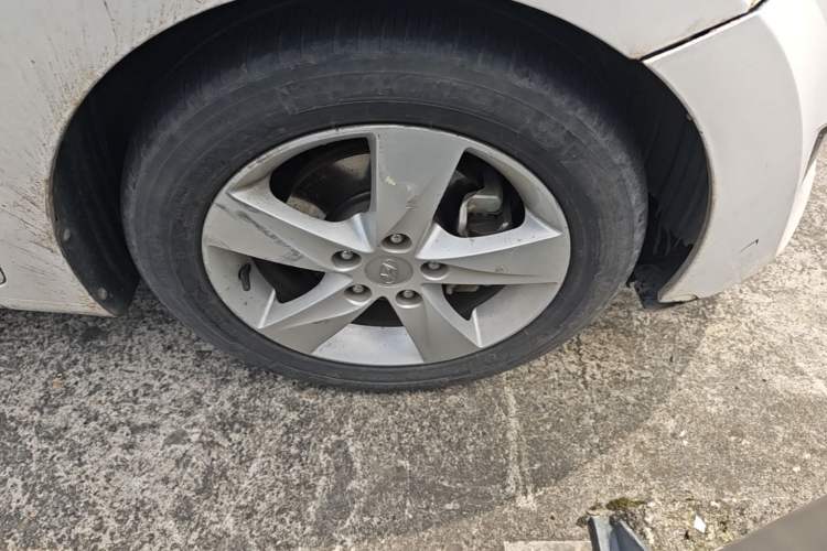 Used Hyundai Elantra (5th Generation / Langdong) 2012 1.6L Manual Leading Model Right Front Wheel Hub