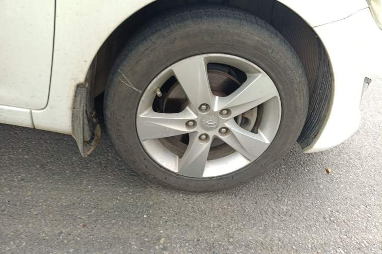 Used Hyundai Elantra (5th Generation / Langdong) 2012 1.6L Automatic Leading Model Right Front Wheel Hub
