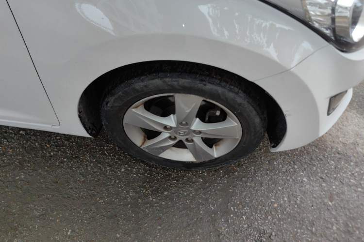Used Hyundai Elantra (5th Generation / Langdong) 2012 1.6L Manual Leading Model Right Front Wheel Hub