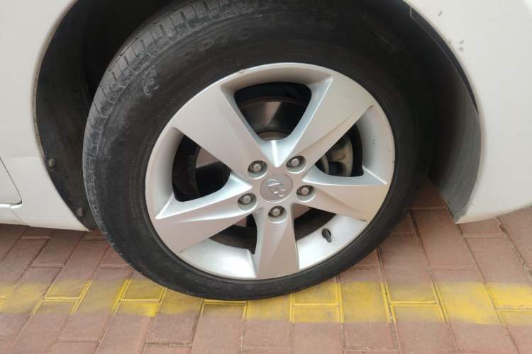 Used Hyundai Elantra (5th Generation / Langdong) 2012 1.6L Manual Leading Model Right Front Wheel Hub