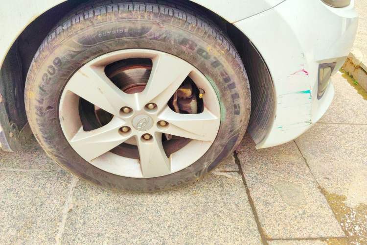 Used Hyundai Elantra (5th Generation / Langdong) 2012 1.6L Manual Leading Model Right Front Wheel Hub