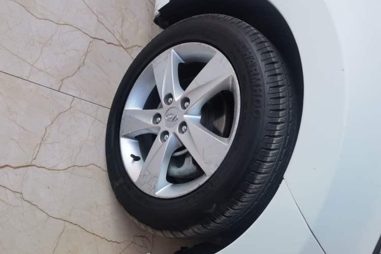 Used Hyundai Elantra (5th Generation / Langdong) 2012 1.6L Automatic Fashion Edition Right Front Wheel Hub