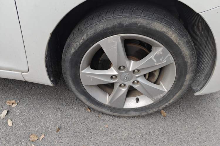 Used Hyundai Elantra (5th Generation / Langdong) 2012 1.6L Manual Fashion Edition Right Front Wheel Hub
