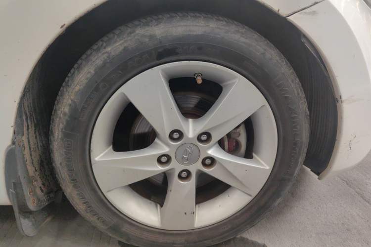 Used Hyundai Elantra (5th Generation / Langdong) 2012 1.6L Automatic Fashion Edition Right Front Wheel Hub