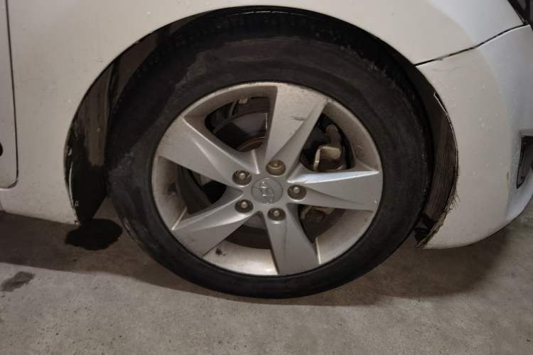 Used Hyundai Elantra (5th Generation / Langdong) 2012 1.6L Automatic Leading Model Right Front Wheel Hub