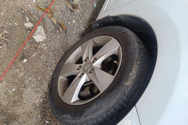 Used Hyundai Elantra (5th Generation / Langdong) 2012 1.6L Automatic Prestige Model Right Front Wheel Hub