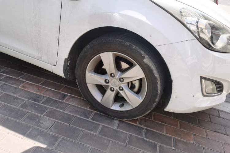 Used Hyundai Elantra (5th Generation / Langdong) 2012 1.6L Manual Fashion Edition Right Front Wheel Hub