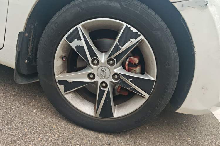 Used Hyundai Elantra (5th Generation / Langdong) 2012 1.6L Manual Leading Model Right Front Wheel Hub