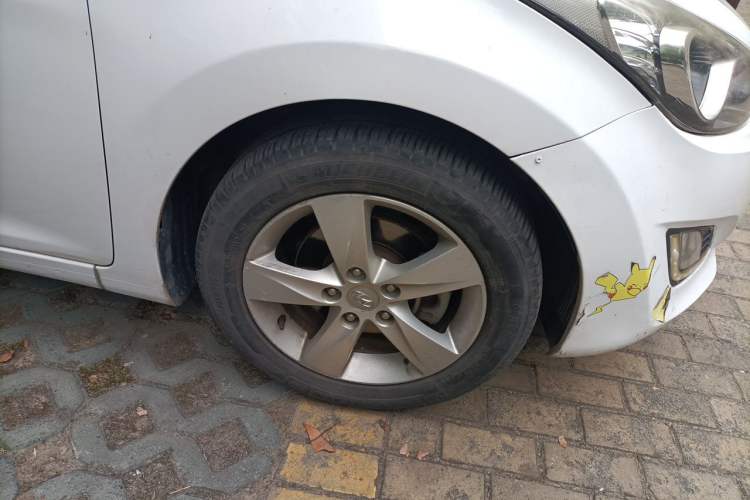 Used Hyundai Elantra (5th Generation / Langdong) 2012 1.6L Automatic Leading Model Right Front Wheel Hub