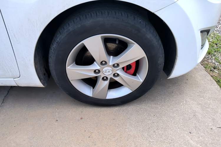 Used Hyundai Elantra (5th Generation / Langdong) 2012 1.6L Manual Leading Model Right Front Wheel Hub