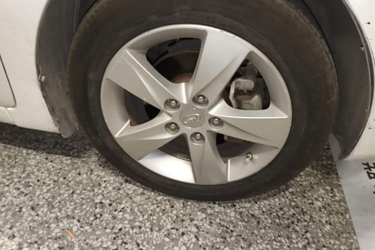 Used Hyundai Elantra (5th Generation / Langdong) 2012 1.6L Manual Leading Model Right Front Wheel Hub