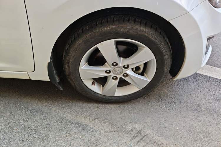 Used Hyundai Elantra (5th Generation / Langdong) 2012 1.6L Manual Leading Model Right Front Wheel Hub