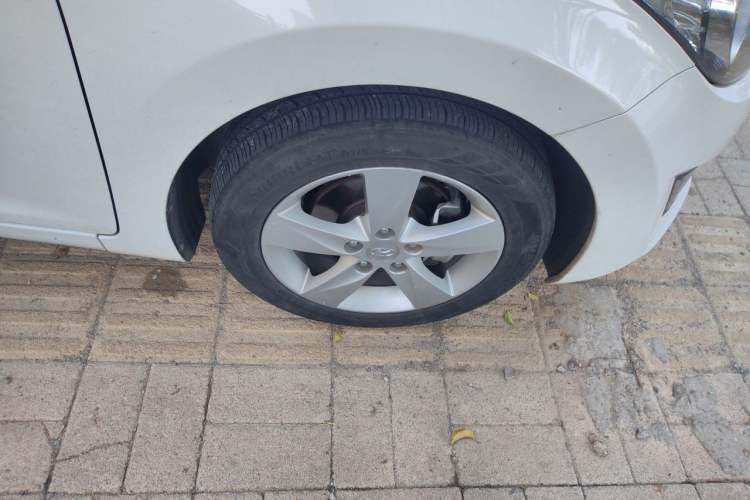 Used Hyundai Elantra (5th Generation / Langdong) 2012 1.6L Manual Fashion Edition Right Front Wheel Hub