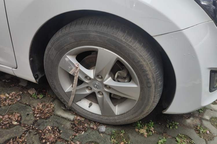 Used Hyundai Elantra (5th Generation / Langdong) 2012 1.6L Manual Leading Model Right Front Wheel Hub