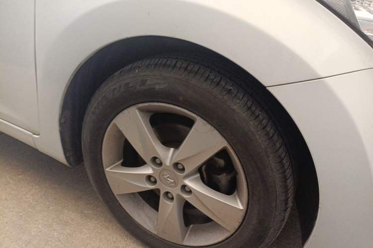 Used Hyundai Elantra (5th Generation / Langdong) 2012 1.6L Automatic Fashion Edition Right Front Wheel Hub