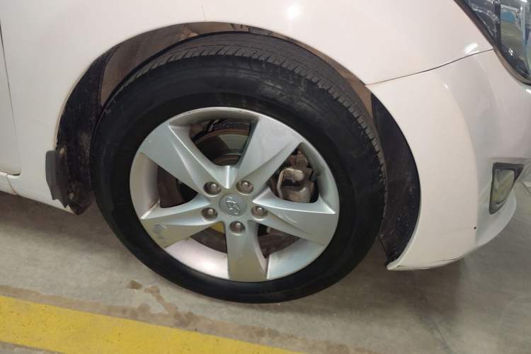 Used Hyundai Elantra (5th Generation / Langdong) 2012 1.6L Manual Leading Model Right Front Wheel Hub