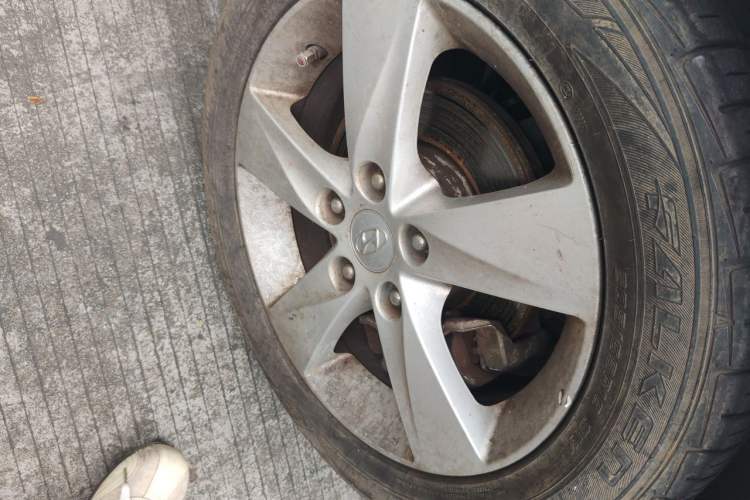 Used Hyundai Elantra (5th Generation / Langdong) 2012 1.6L Manual Leading Model Right Front Wheel Hub