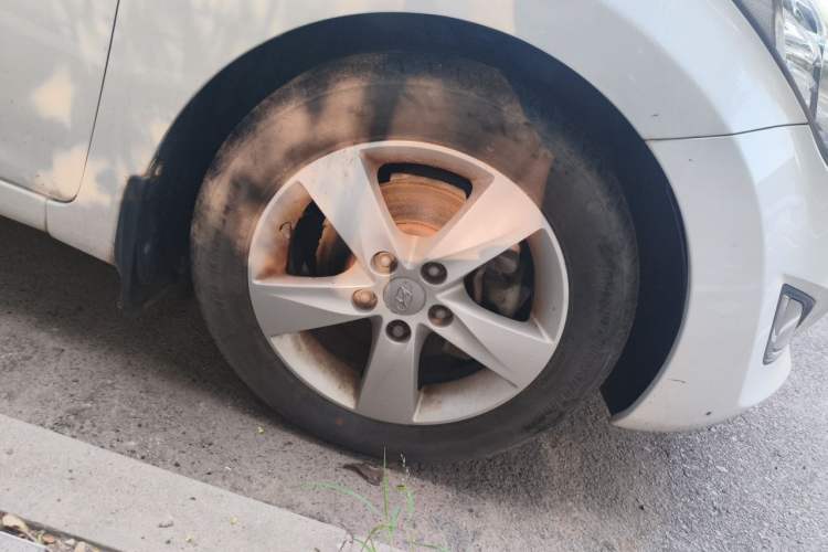 Used Hyundai Elantra (5th Generation / Langdong) 2012 1.6L Manual Leading Model Right Front Wheel Hub