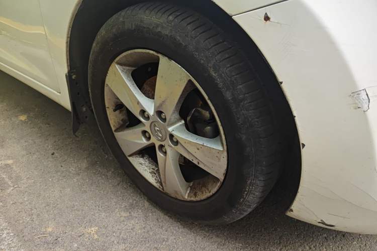 Used Hyundai Elantra (5th Generation / Langdong) 2012 1.6L Manual Leading Model Right Front Wheel Hub