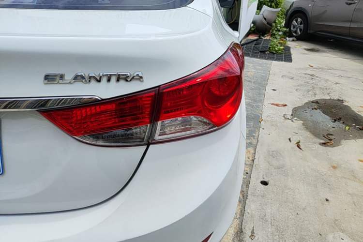 Used Hyundai Elantra (5th Generation / Langdong) 2012 1.6L Automatic Fashion Edition Right Rear Taillight