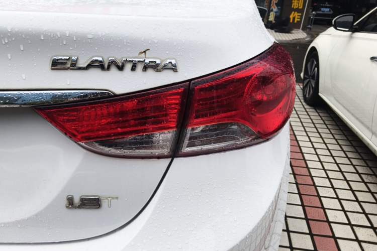 Used Hyundai Elantra (5th Generation / Langdong) 2012 1.6L Automatic Fashion Edition Right Rear Taillight