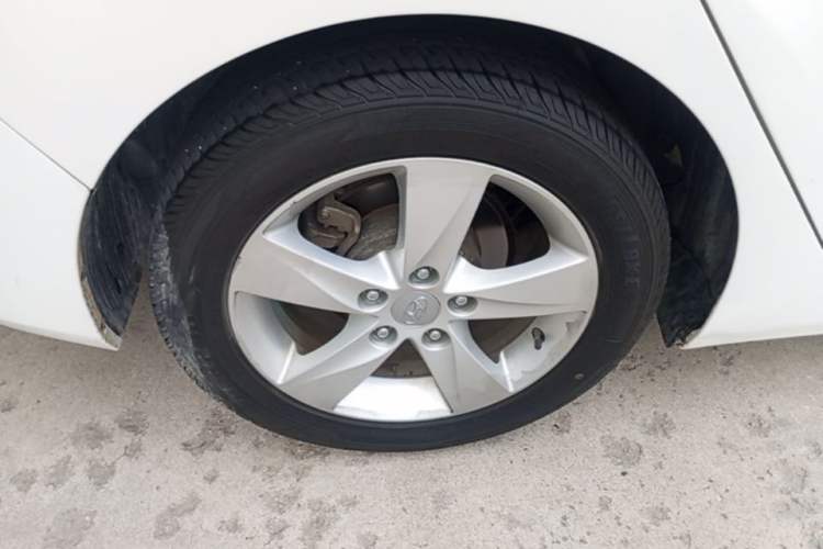 Used Hyundai Elantra (5th Generation / Langdong) 2012 1.6L Manual Fashion Edition Right Rear Wheel Hub
