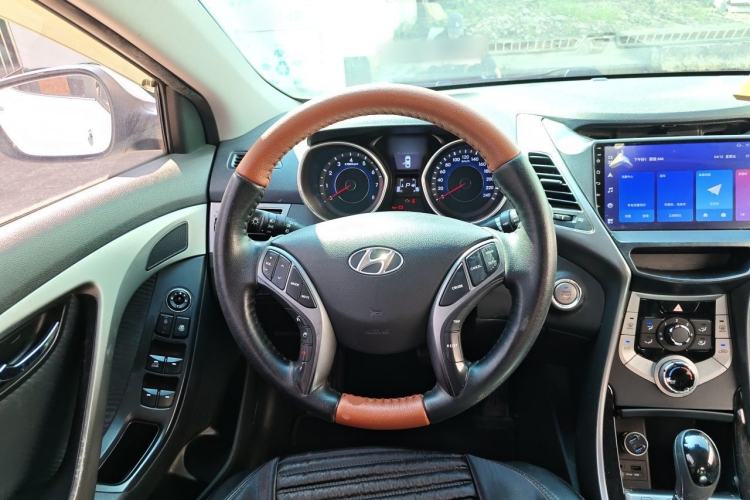 Used Hyundai Elantra (5th Generation / Langdong) 2012 1.6L Automatic Leading Model Steering Wheel
