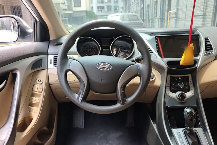 Used Hyundai Elantra (5th Generation / Langdong) 2012 1.6L Automatic Leading Model Steering Wheel
