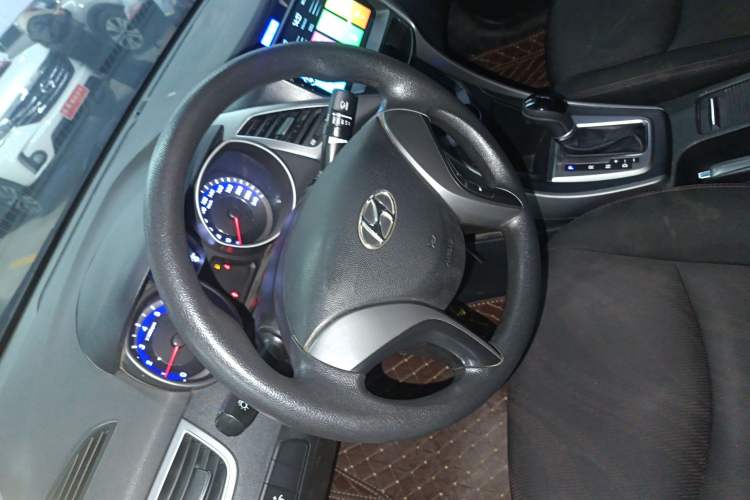 Used Hyundai Elantra (5th Generation / Langdong) 2012 1.6L Automatic Fashion Edition Steering Wheel