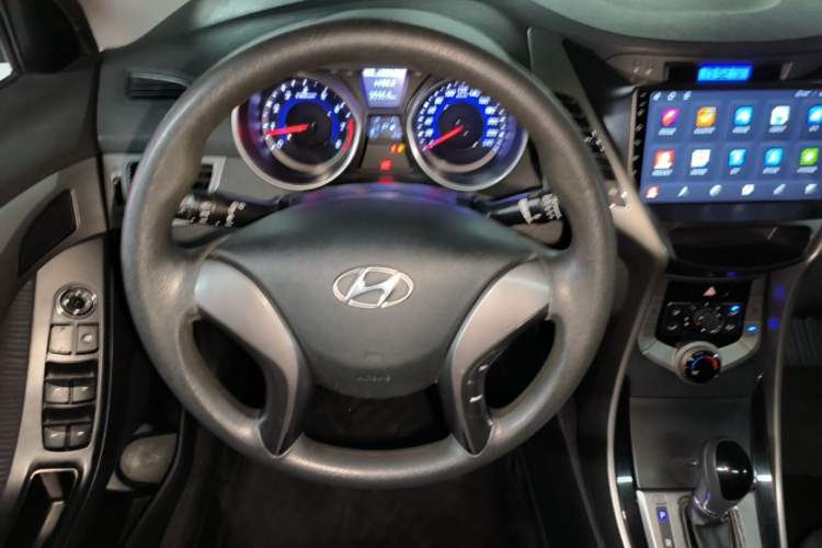 Used Hyundai Elantra (5th Generation / Langdong) 2012 1.6L Automatic Leading Model Steering Wheel