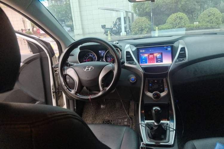 Used Hyundai Elantra (5th Generation / Langdong) 2012 1.6L Manual Leading Model Steering Wheel